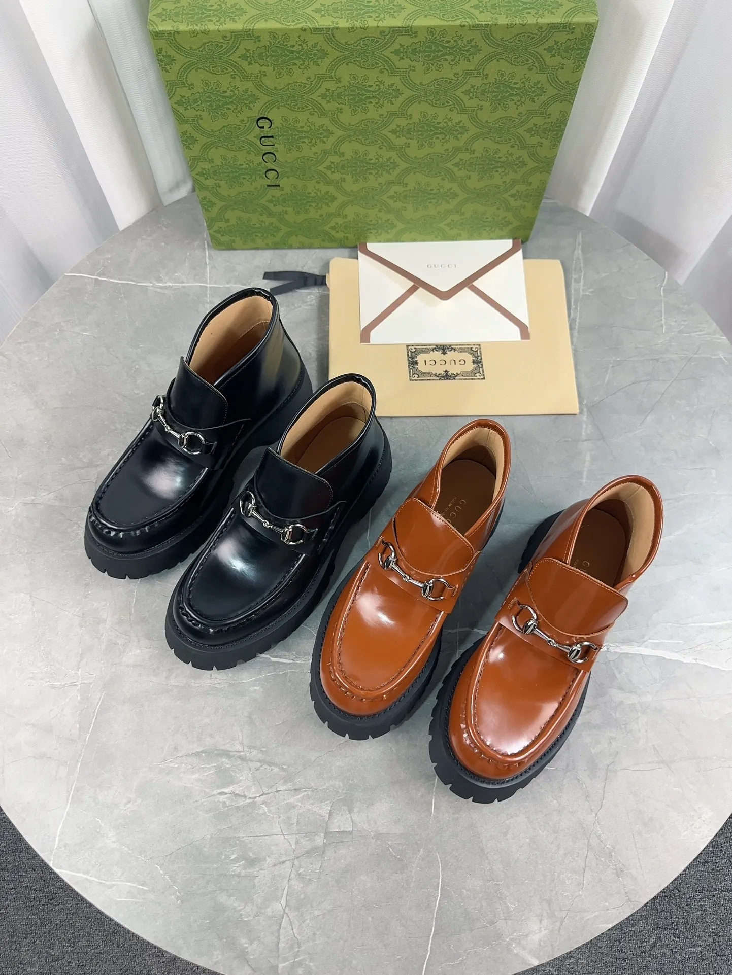 Men's shoes 💰620💰 New model from Gucci, double GG groove thick-soled loafers. The original version is made 1:1. Super beautiful quality, classic model at the counter. ❶Upper: original open-edge beaded cowhide ❷Inner lining: water-dyed cowhide ❸Feet: water-dyed cowhide ❹Outsole: ultra-light original sole ❺thick sole heightening: 3.5cn ❻Packing: original packaging ❼Number: 35-42 (41 41 customized, non-refundable) Men's model: 38-46 (45, 46 customized, non-refundable)